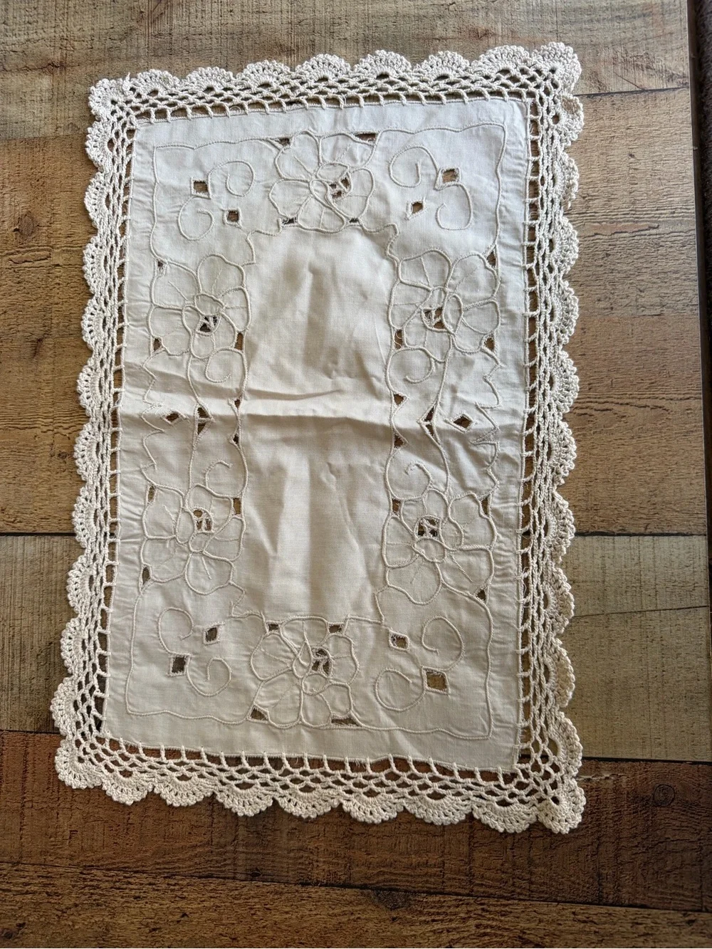 Madeira Crochet Ecru Set of 3 Dresser Scarves